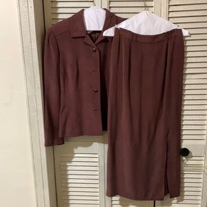 Beautiful vintage 2 piece jacket and skirt